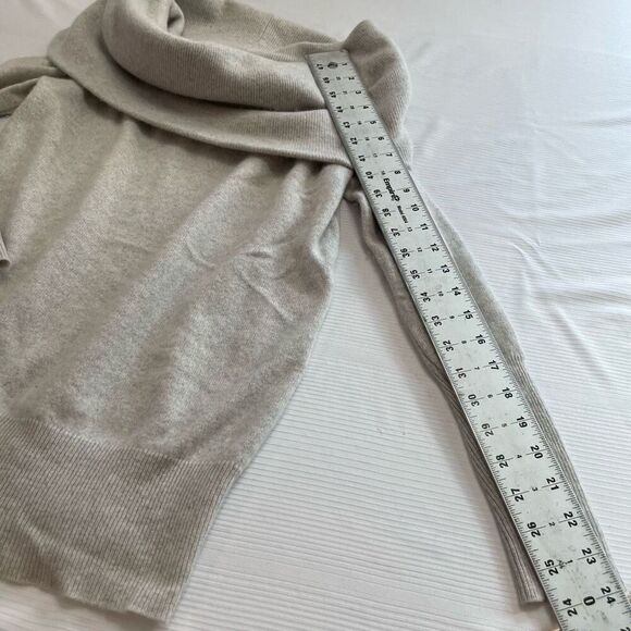 Lord & Taylor Cashmere Grey Petite Sweater Size PXS - Picture 4 of 7